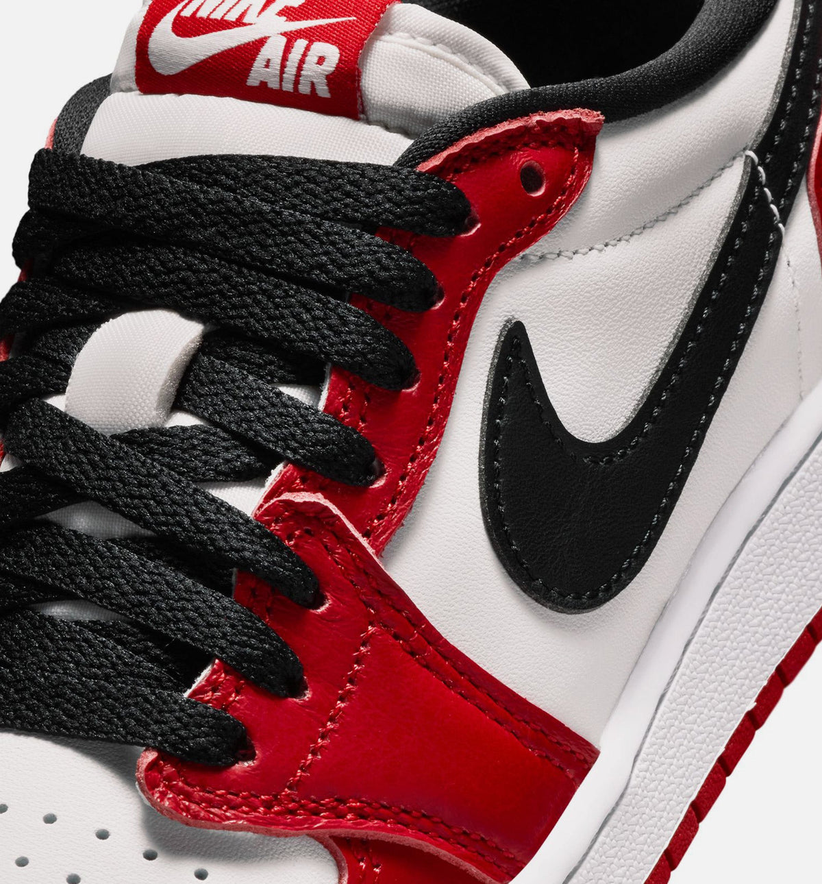 Air Jordan 1 Retro Low OG “Chicago” Grade School Shoes