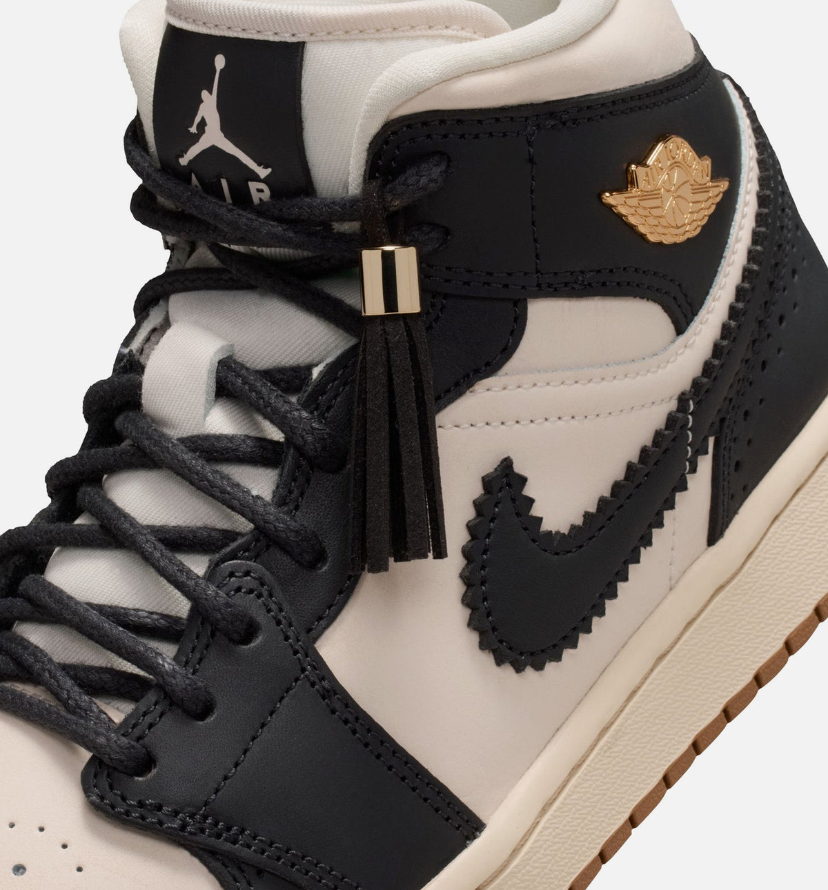 Air Jordan 1 Mid SE “Off-Noir” Women’s Shoes